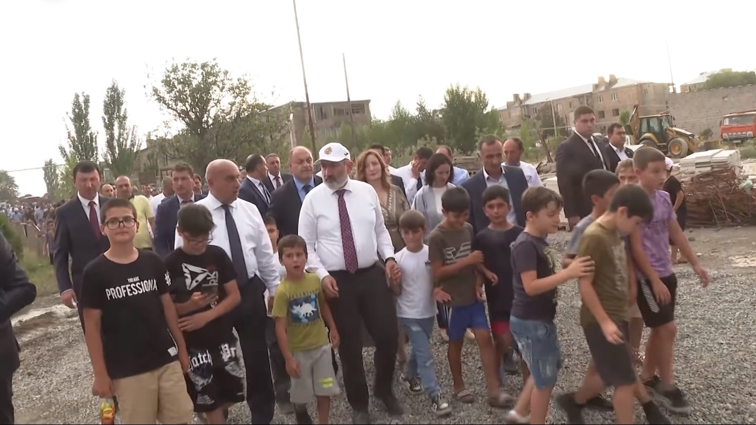 RA Prime Minister visit to Aragatsavan new built secondary school