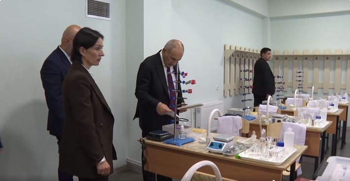 ՀՀ վարչապետ Նիկոլ Փաշինյանի այցը ՀՏԶՀ պատվիրատվությամբ կառուցված Ազատանի բնակավայրի նորակառույց դպրոց