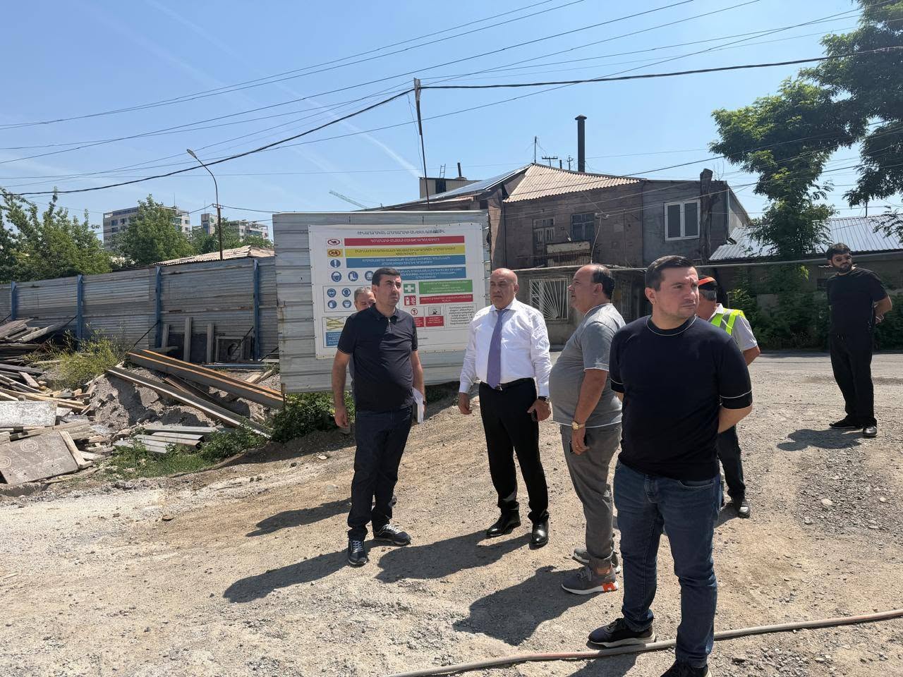 Երևանի թիվ 68 նորակառույց դպրոցում ակտիվ շինաշխատանքներ են ընթանում։