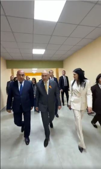 ՀՀ վարչապետն այցելել է ՀՏԶՀ պատվիրատվությամբ վերանորոգված Գյումրու թիվ 41 դպրոց